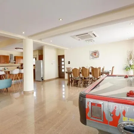 Stunning With Private Pool In Protaras, 1677